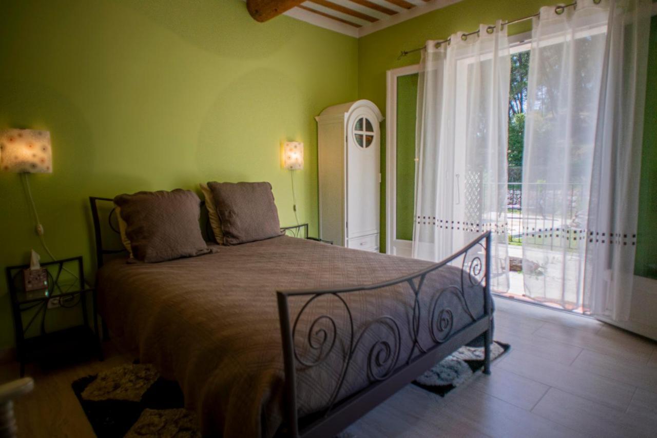 Bed and Breakfast Les Manaux En Provence Roquevaire Exterior foto