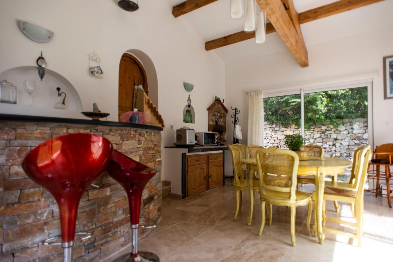 Bed and Breakfast Les Manaux En Provence Roquevaire Exterior foto